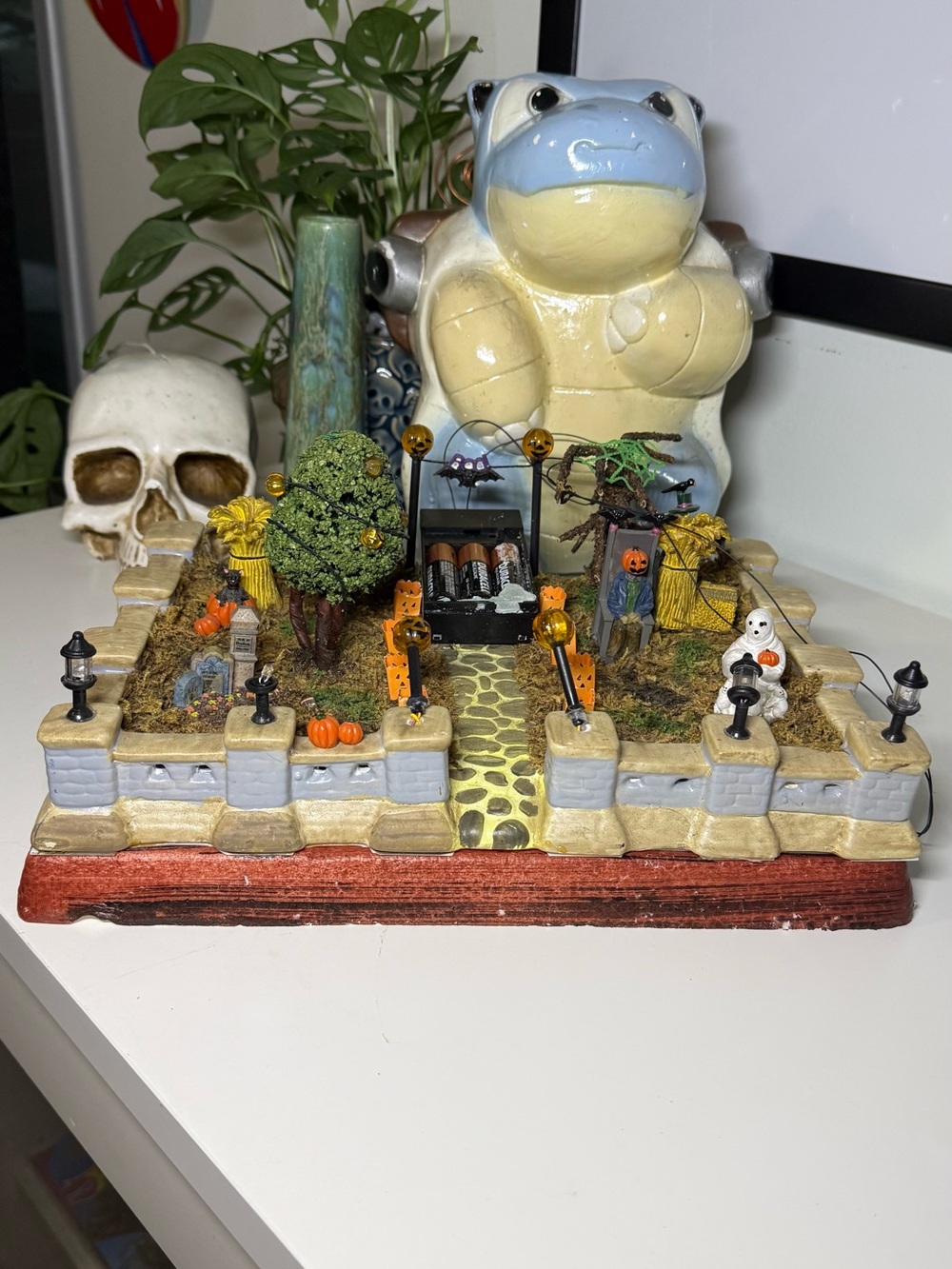 Vintage Halloween Lemax Spooky Town Jack O’ Lantern Way Lighted Spooky Retired